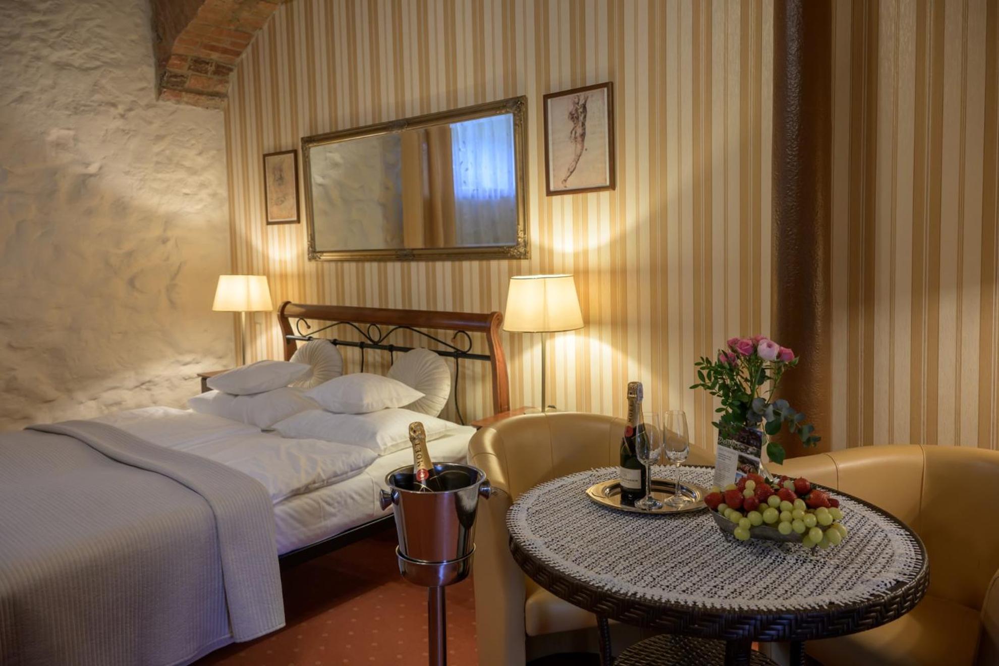 Zabi Dwor - Hotel - Restauracja - Spa Зелена Гура Екстер'єр фото
