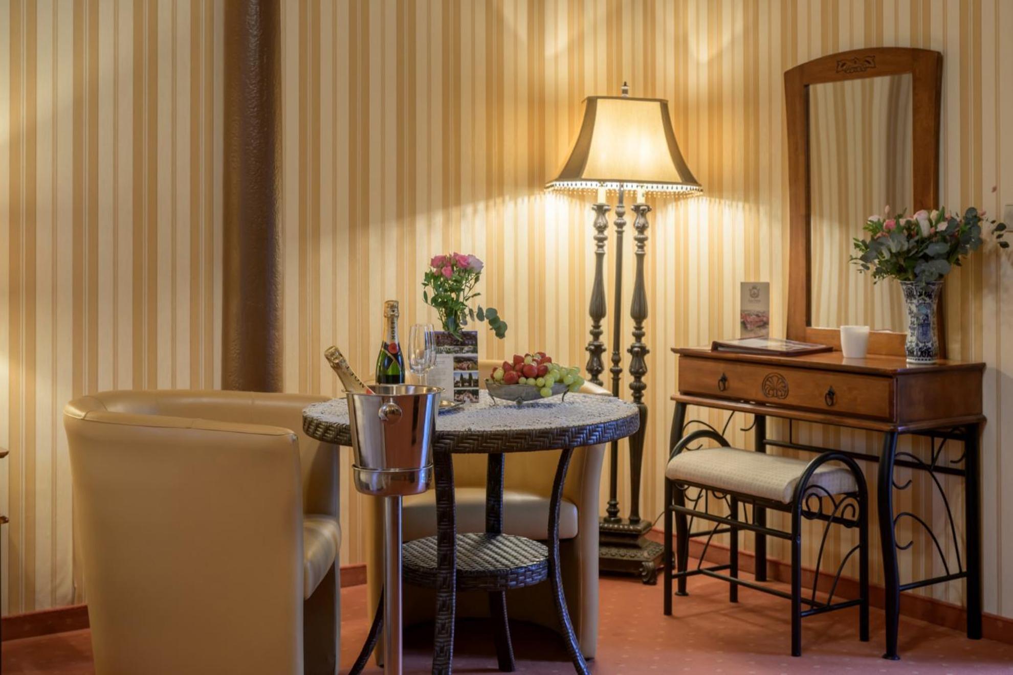 Zabi Dwor - Hotel - Restauracja - Spa Зелена Гура Екстер'єр фото