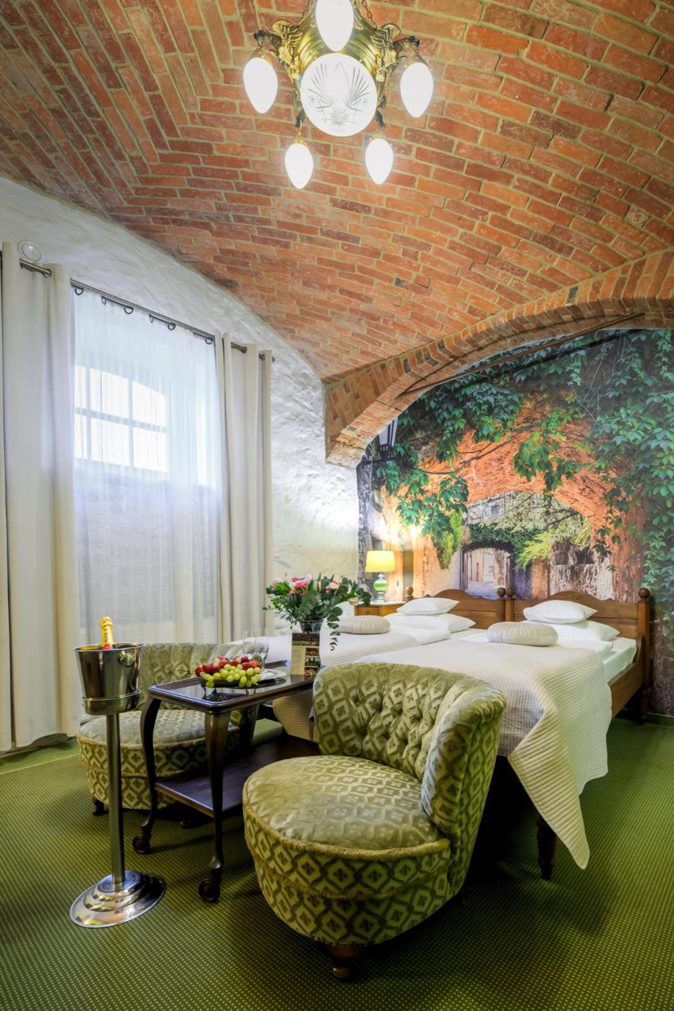 Zabi Dwor - Hotel - Restauracja - Spa Зелена Гура Екстер'єр фото